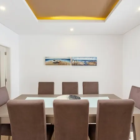 Luxury Vau With Private Heated Pool
