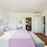 Villa Luxury Vau With Private Heated Pool *