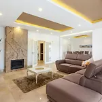 Villa Luxury Vau With Private Heated Pool