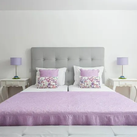 Villa Luxury Vau With Private Heated Pool
