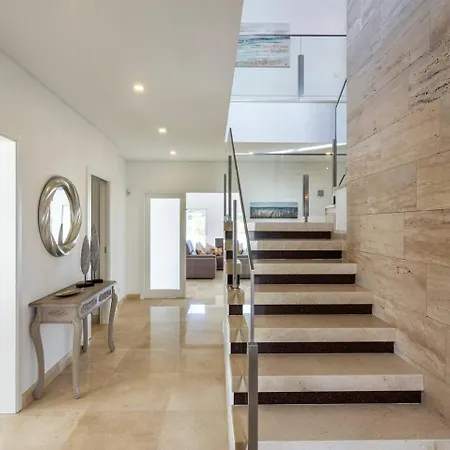 Luxury Vau With Private Heated Pool