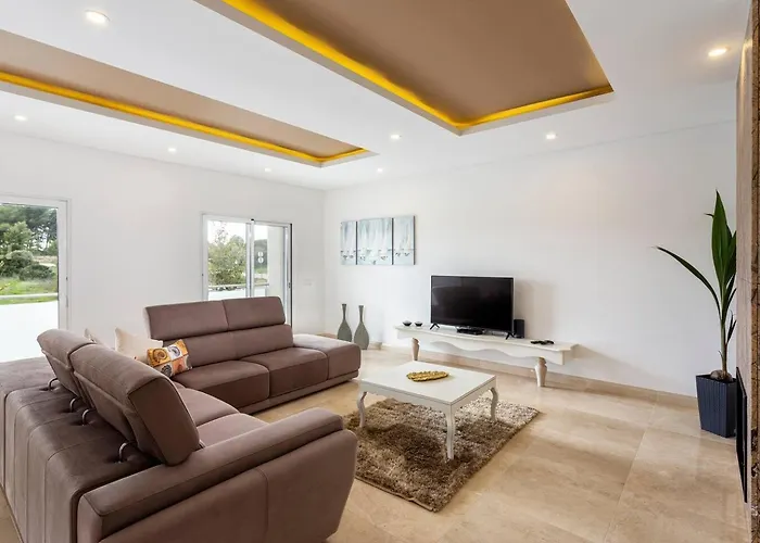 Вілла Luxury Vau With Private Heated Pool *