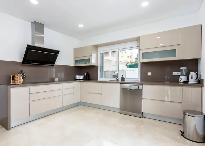 Luxury Vau With Private Heated Pool