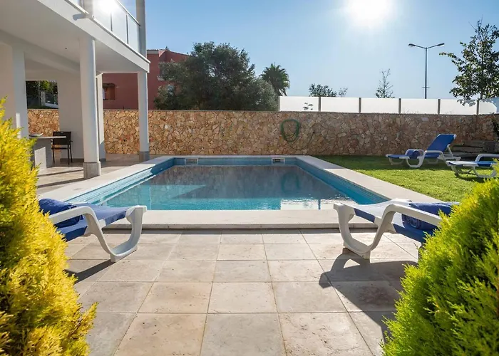 Villa Luxury Vau With Private Heated Pool